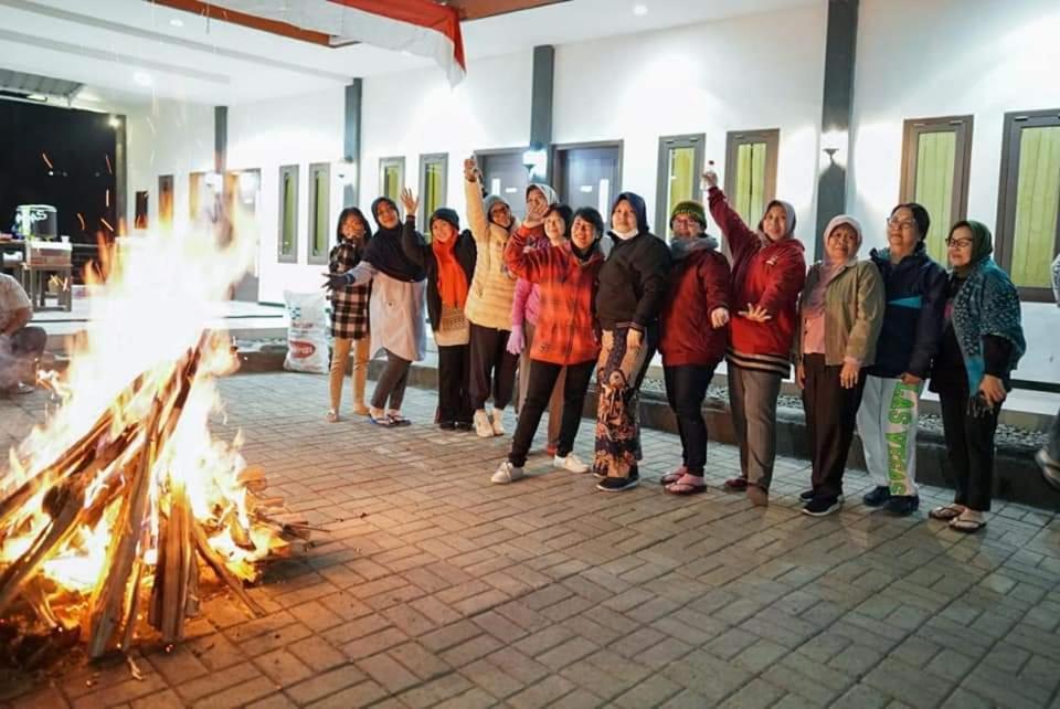 Bromo Backpacker Tosari Apartment ปาซูรูอัน ภายนอก รูปภาพ