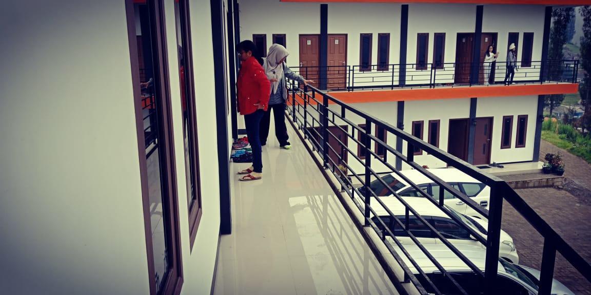 Bromo Backpacker Tosari Apartment ปาซูรูอัน ภายนอก รูปภาพ